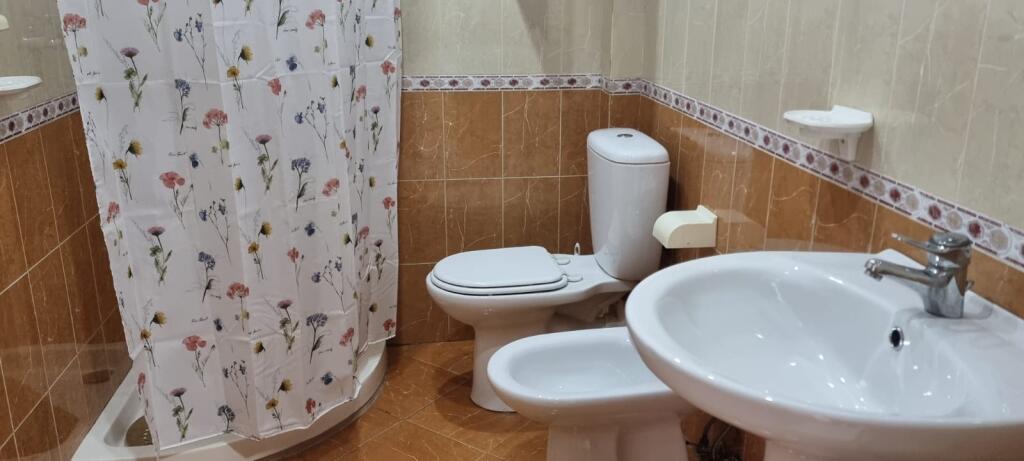 Jepet me QIRA apartament 1+1 afër "Report TV"