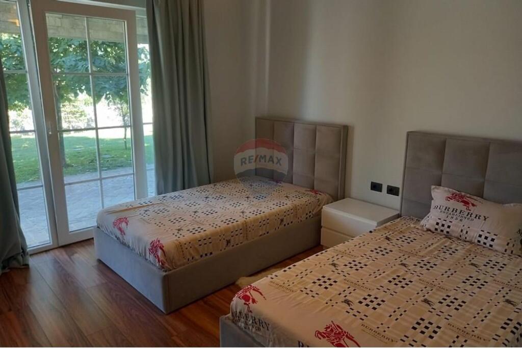 Vilë - Për Shitje - Bërzhitë, Tiranë (ID: 530191063-145)