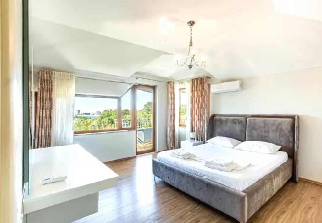 Jepet Me Qera : Apartament Fantastik ✨️ 2+1+2Wc &amp; 2 Parkime 780€ ( Liqeni Artificial - Shkolla Willson) Pamje Panoramike nga Liqeni 🏞