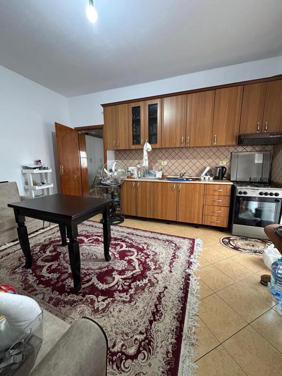 Bulevardi Ri Jepet Apartament 2+1 Me Qera