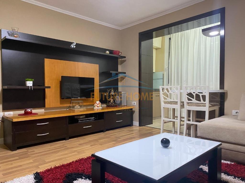 Qera, Apartament 2+1, Zogu i Zi