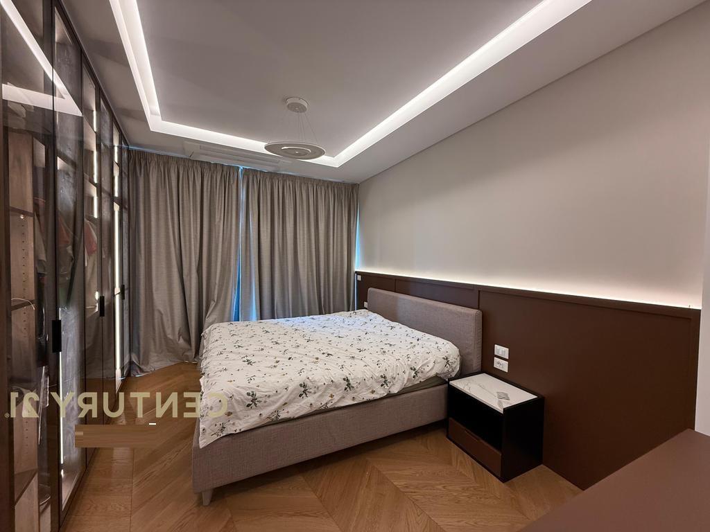 JAPIM ME  QIRA APARTAMENT +POST PARKIMI TEK REZIDENCA LAKE VIEW!
