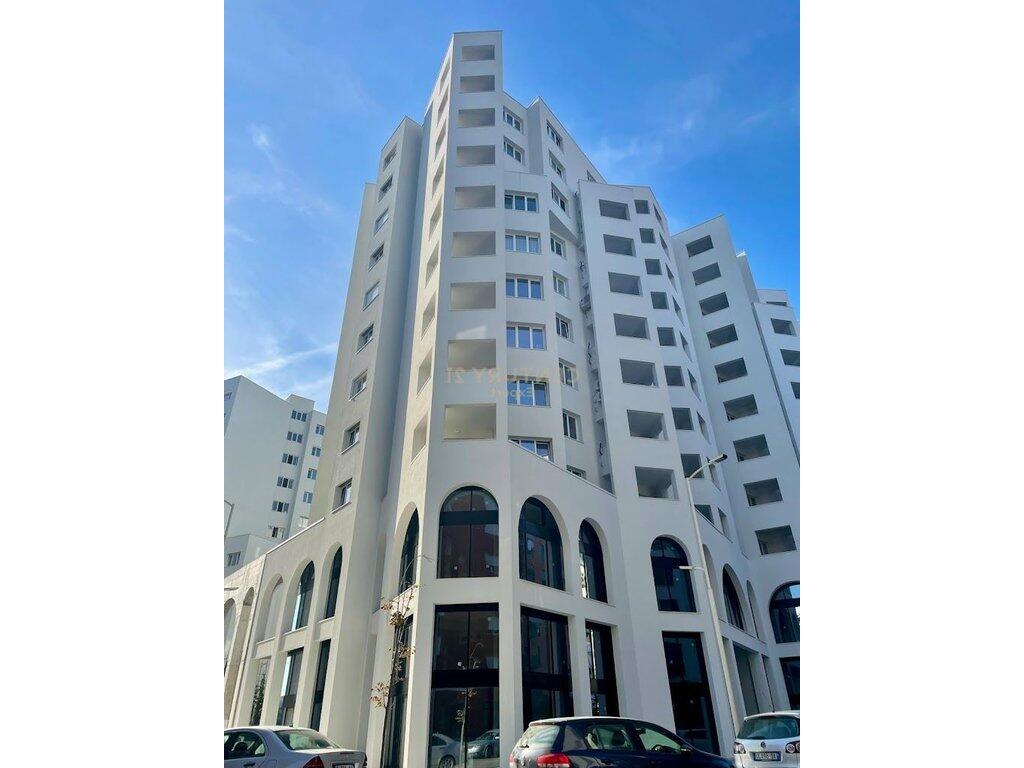 Shitet njësi biznesi 143.8 m2 Pranë River Residence. 575,000 €