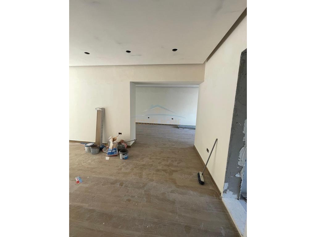 In vendita, Appartamento 2+1, Oxhaku, Tirana