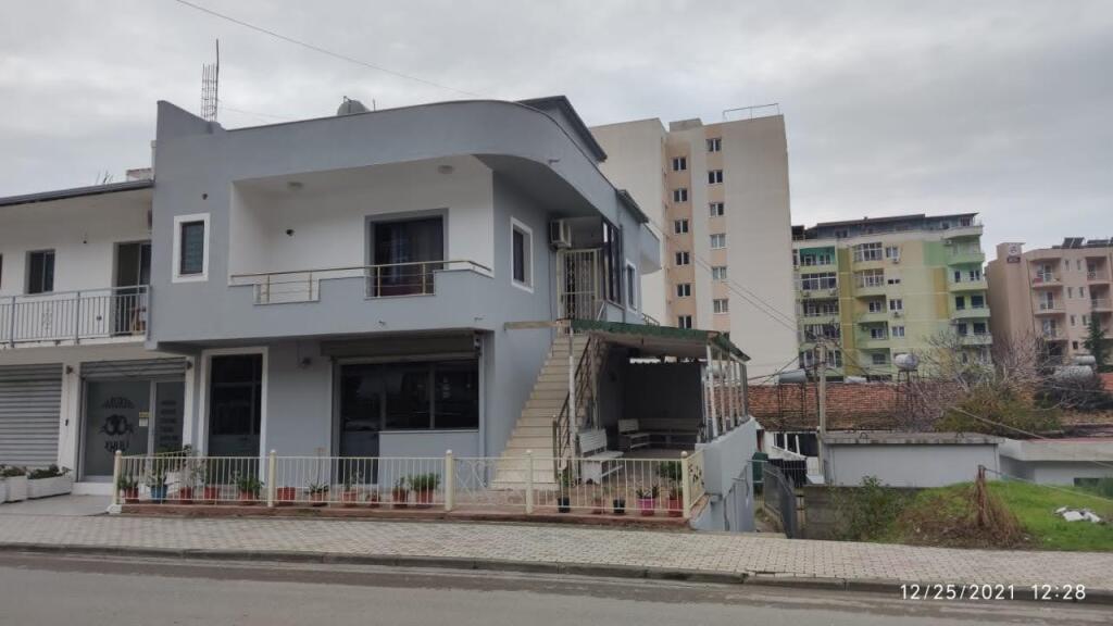 Shitet shtepi 4 kateshe ne shengjin