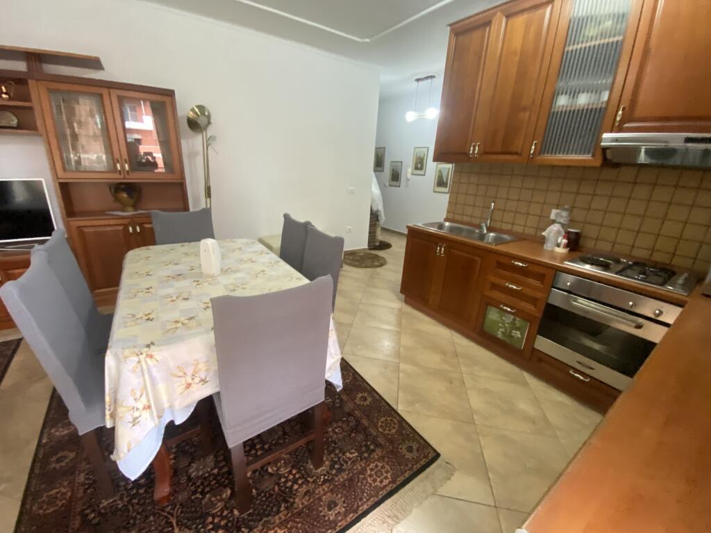 2+1,i mobiluaar ,ngjit me kompleksin delijorgji,750 euro