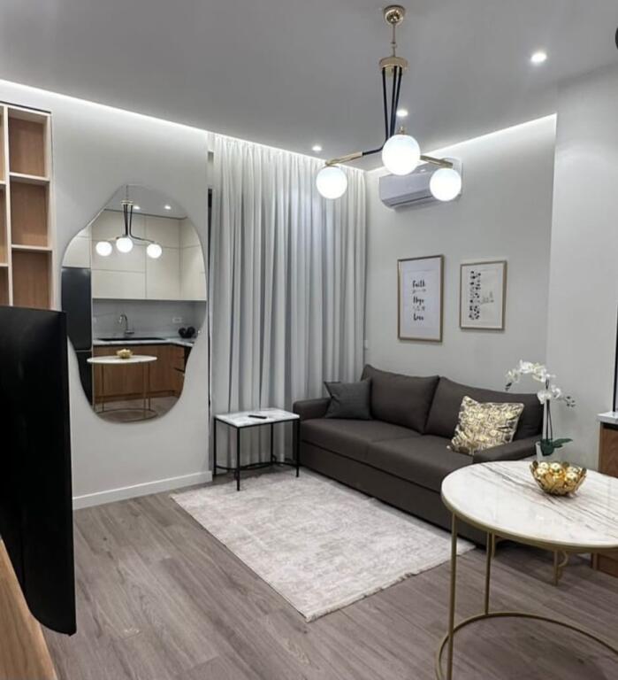 APARTAMENT ME QIRA 1+1- Rruga Karl Gega, Kompleksi Lura (Ish Stacioni i Trenit)