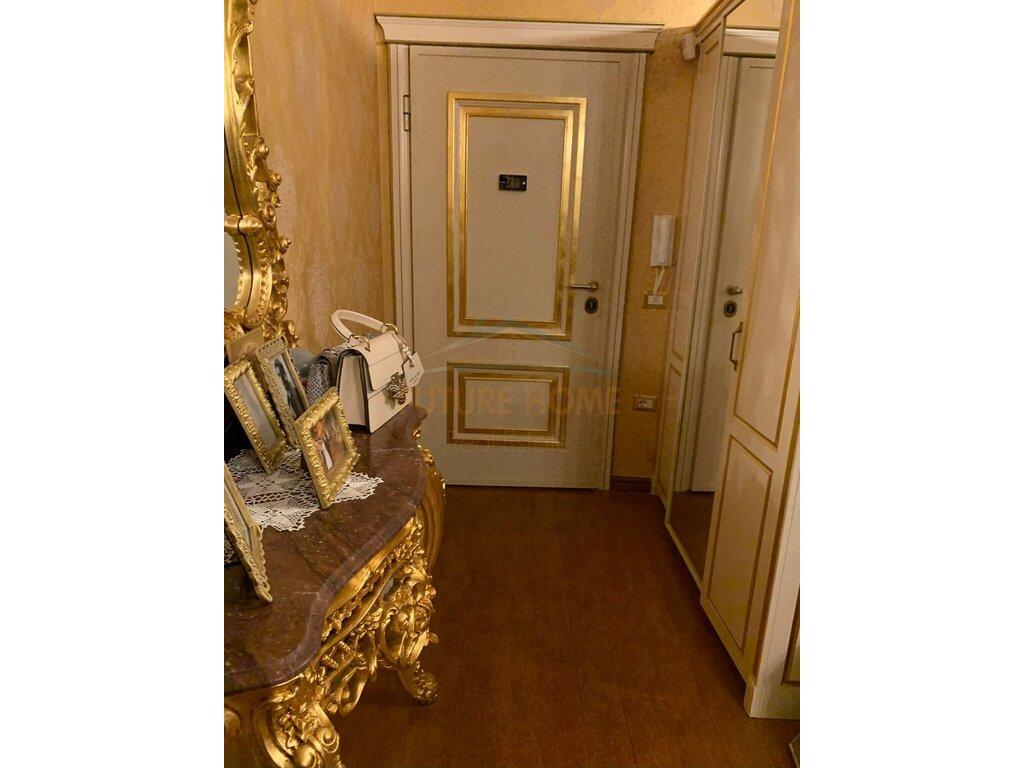 Shitet, Apartament 2+1+2, Prane Kinostudios, Tirane.