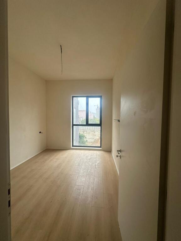 🏢 Zyrë me Qira  + Post Parkimi – Vasil Shanto