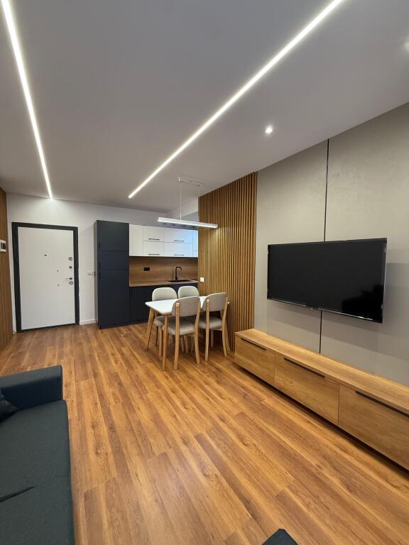 Shes apartamentin 1+1 ne plazhin iliria