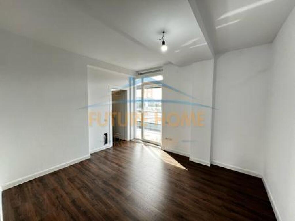 Shitet, Apartament 2+1+2, Sauk, prane Restorant Xibrakes, Tiranë.