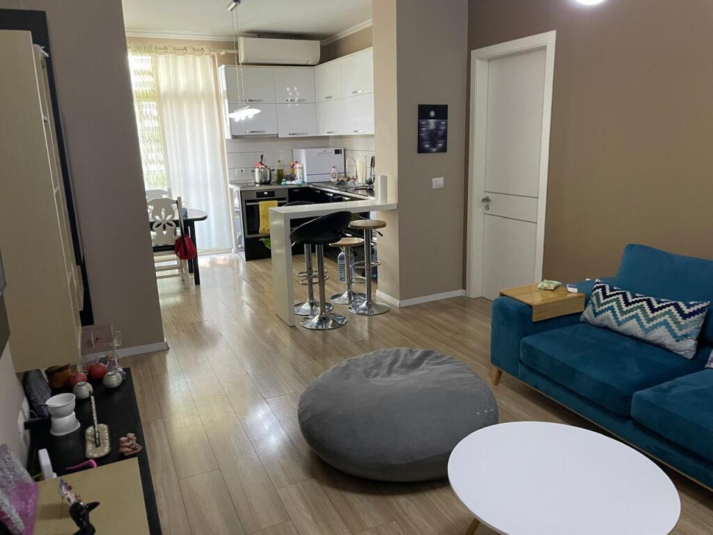 🏡 Shitet Apartament 2+1+2