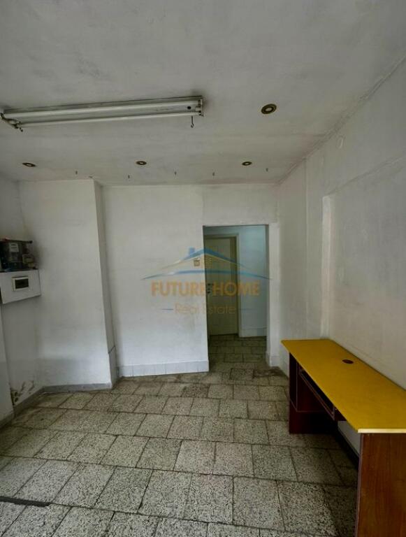 Qera, Njesi Biznesi, Xhamllik, Tirane.