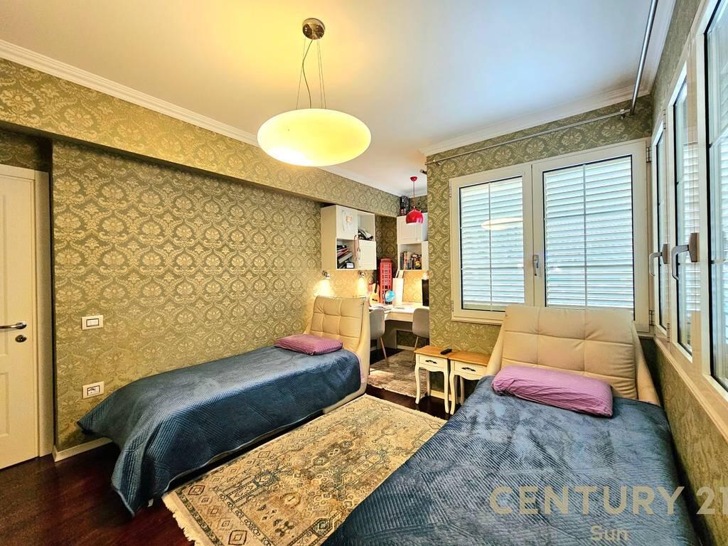 PENTHOUSE IN VENDITA VICINO AL LAGO ASCIUTTO. 325.000 €