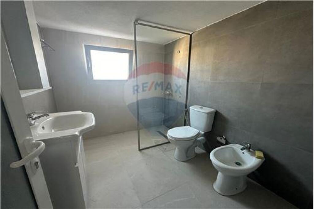 QIRA APARTAMENT 3+1+2+Garazhd,KODRA E PRIFTIT !
