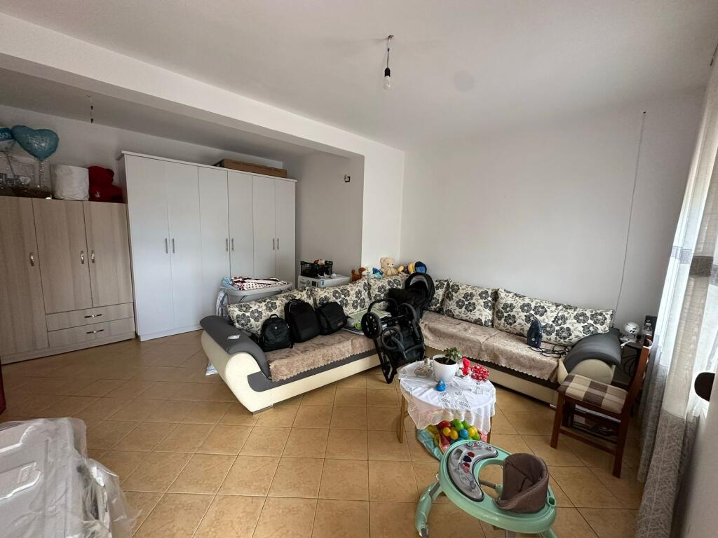 Bulevardi Ri Jepet Apartament 2+1 Me Qera