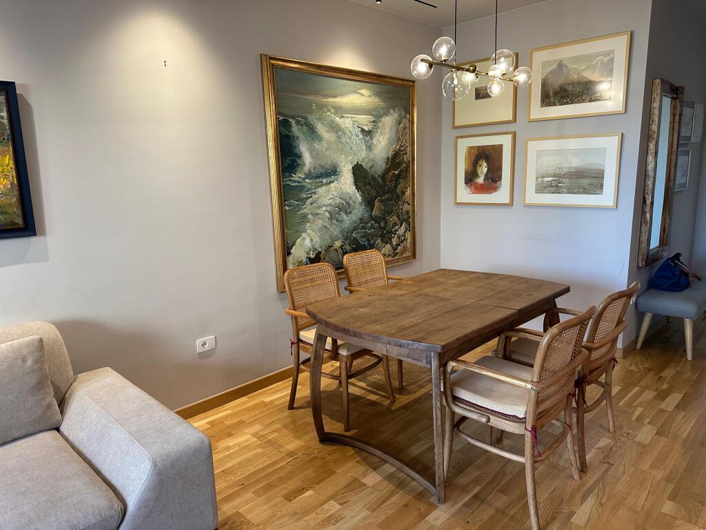 Jepet Qira Apartament 2+1+ Post Parkimi në rezidencë private afër Liqenit të Thatë