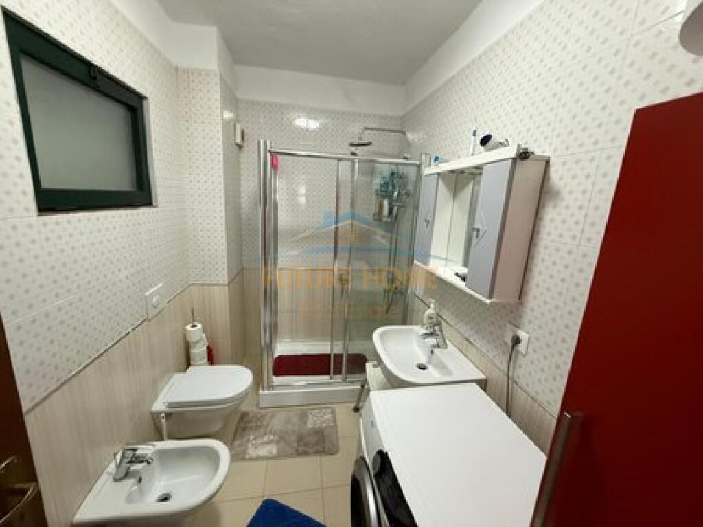 Shitet,Apartament 2+1+2+Depo,21 Dhjetori,Tiranë
