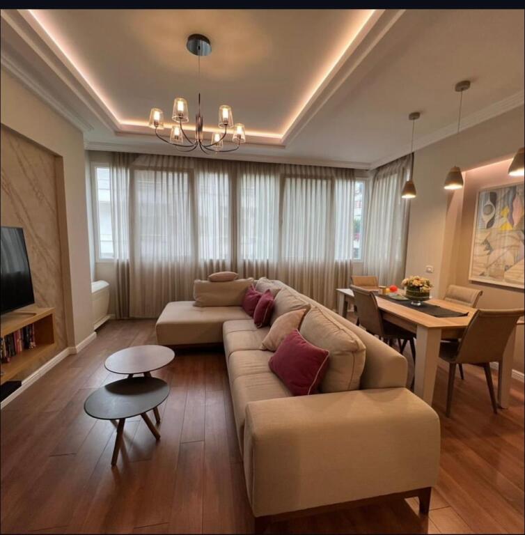 apartament 2+1 me qira tek Liqeni