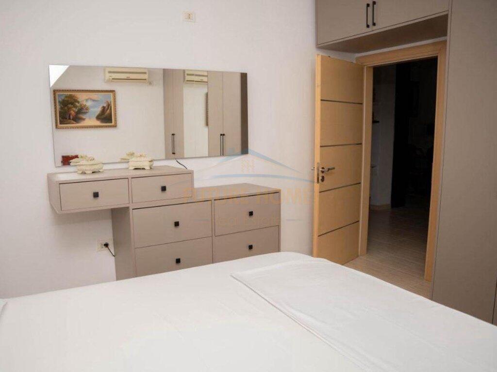 Qera, Apartament 3+1, Komuna e Parisit