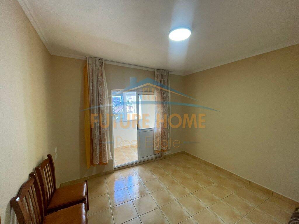 Shitet, Apartament 1+1, Pazari i Ri