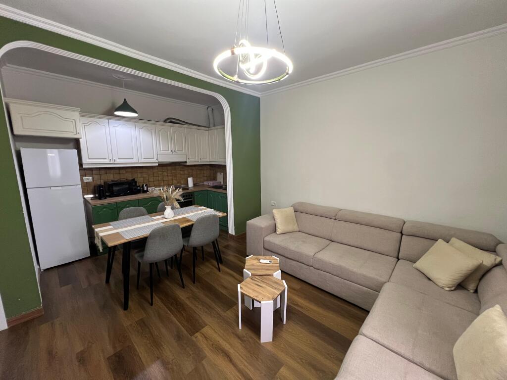 APARTAMENT 2+1 ME QIRA SHESHI WILLSON