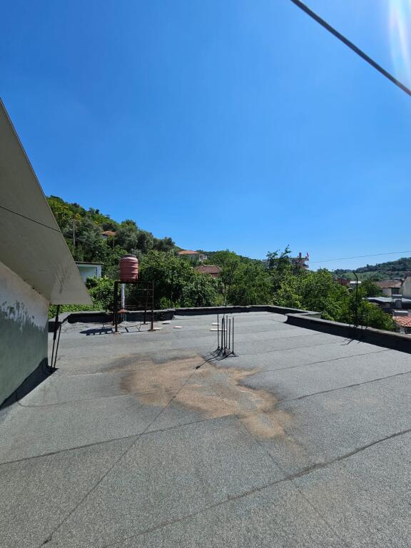 ✨Vendesi *Casa Privata* *1 Piano (3+1+2wc) +1 Piano seminterrato* + *Terreno* a 📍Kombinat, Tirana -- *185.000€*