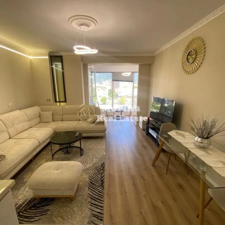 Rent Apartment 1+1, at the Train Station, 650 Euro