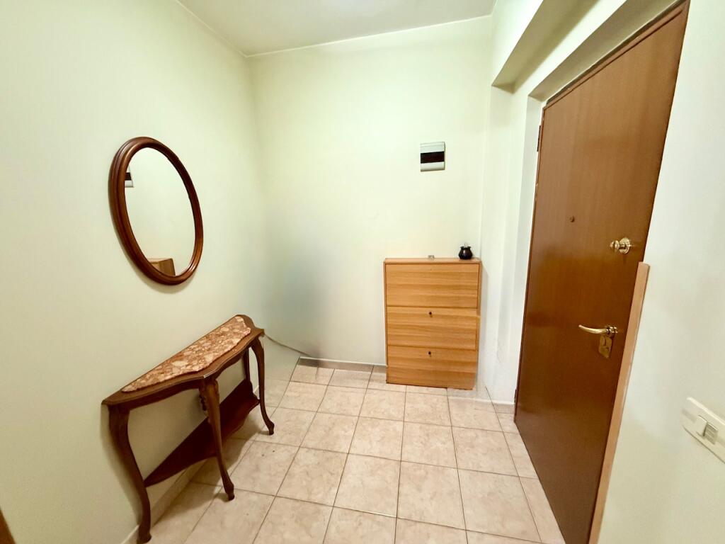 Apartament 2+1 per qira ne bllok