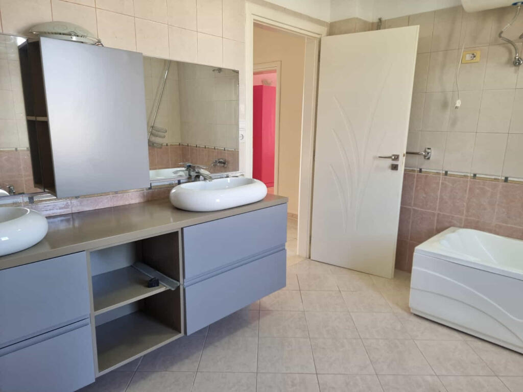 Vile Me Qera 2 Kateshe ne Ali Dem (ID BV22510) Tirane