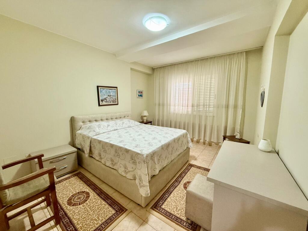 Apartament 2+1 per qira ne bllok