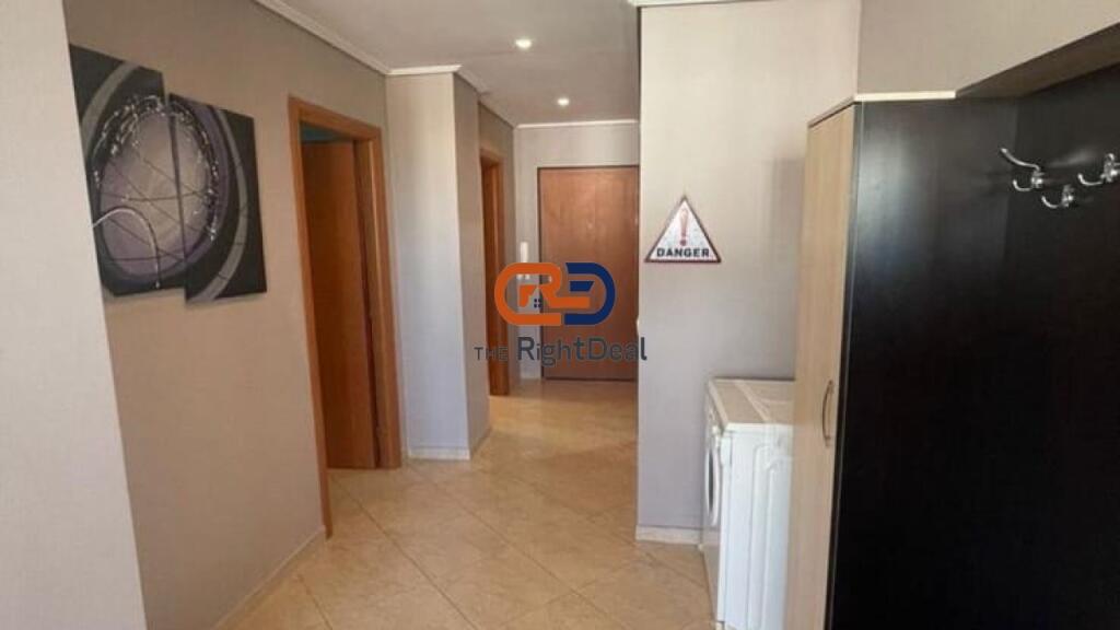 Tek Ish Parku, Shitet Apartament 2+1, Me Orientim Perfekt