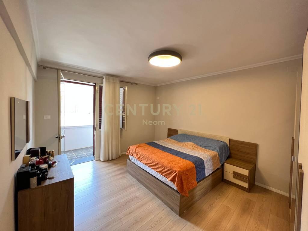 🌇 Functional apartment with 3 rooms and parking, near Shtraus Square!