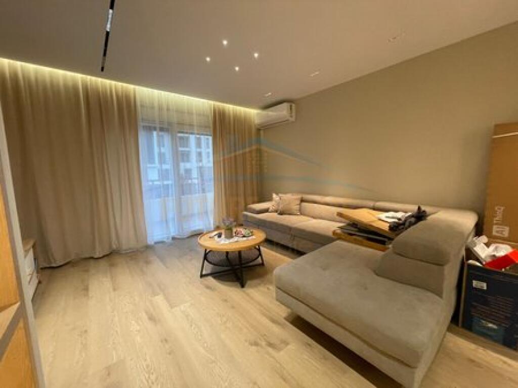 Shitet , Apartament 2+1+2 , Bulevardi Migjeni , Tirane