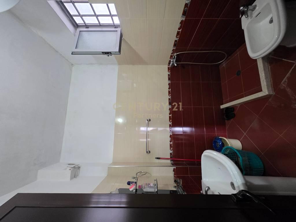 Shitet Apartament 2+1 i Mobiluar – Vasil Shanto, Kati i 6-të, 126,000 €