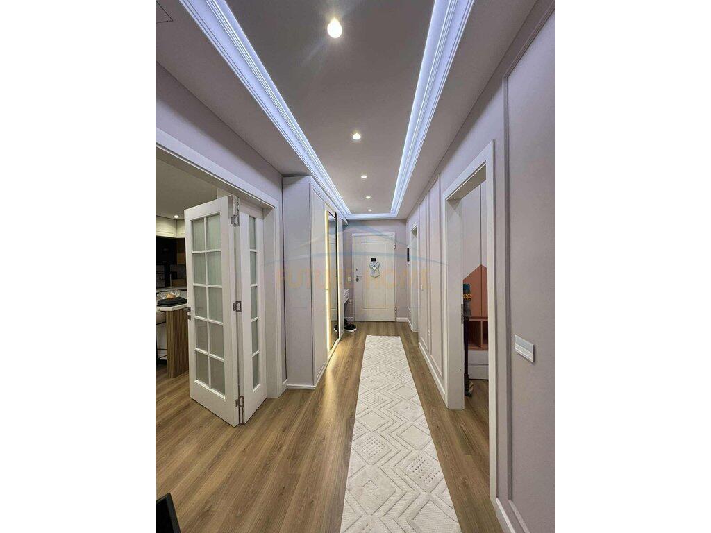Shitet , Apartament 3+1+2 , Unaza e Re