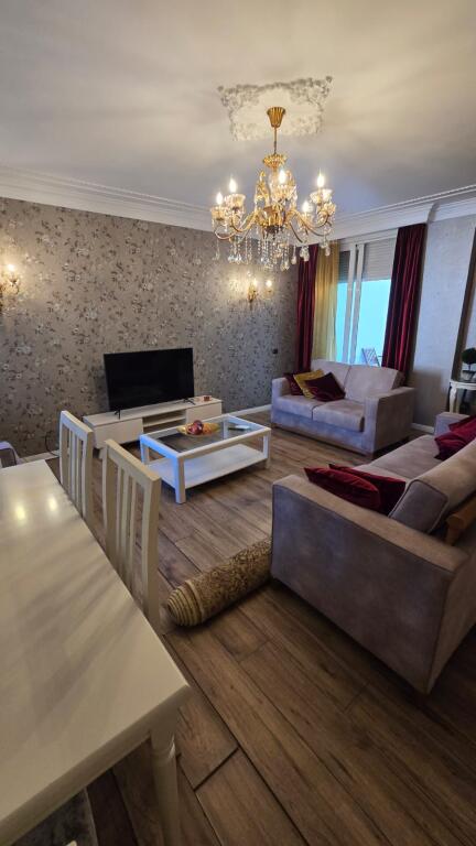 Ish-Blloku Shitet Apartament 2+1+2