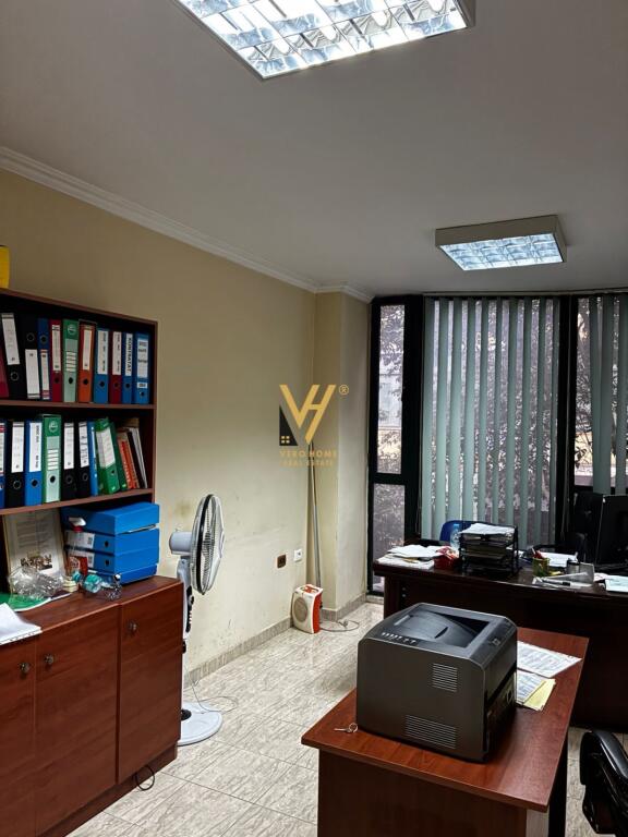 OFFICE 30 M2 FOR RENT AT 21 DHJETORI 40,000 LEKE