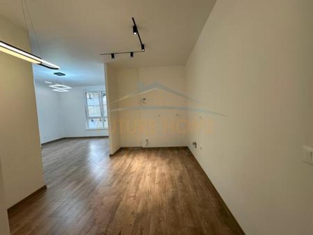 Shitet, Apartament 2+1, Rruga e Elbasanit, Tiranë.