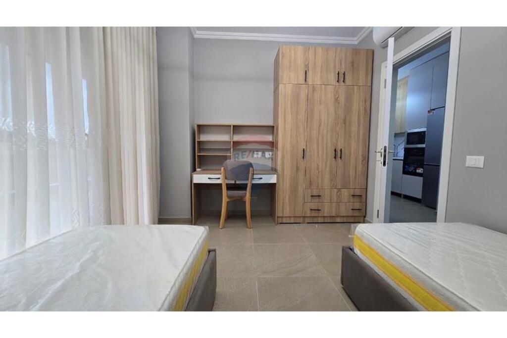 Apartment (2+1+2) plus parking space for rent is offered