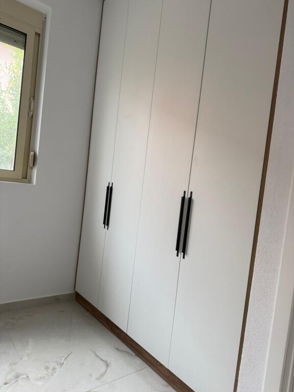 Jepet shtepi me qera 2+1 Durres