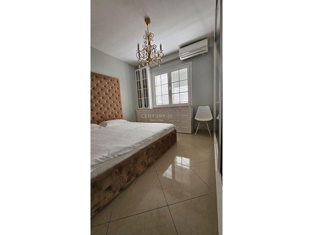 Apartament 2+1+2T Me Qira te Ish Rajoni Durrës - 600€ | 86 m²