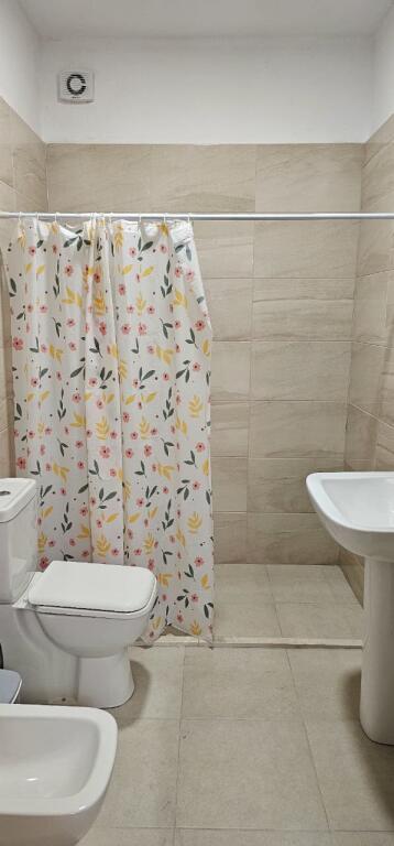 APARTAMENT 3+1 PER QERA TEK SPITALI QSUT