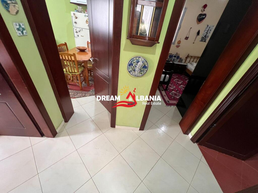 Apartament 2+1 i mobiluar ne shitje ne Vasil Shanto prane shkolles “Vasil Shanto” ne Tirane (ID 4129544)