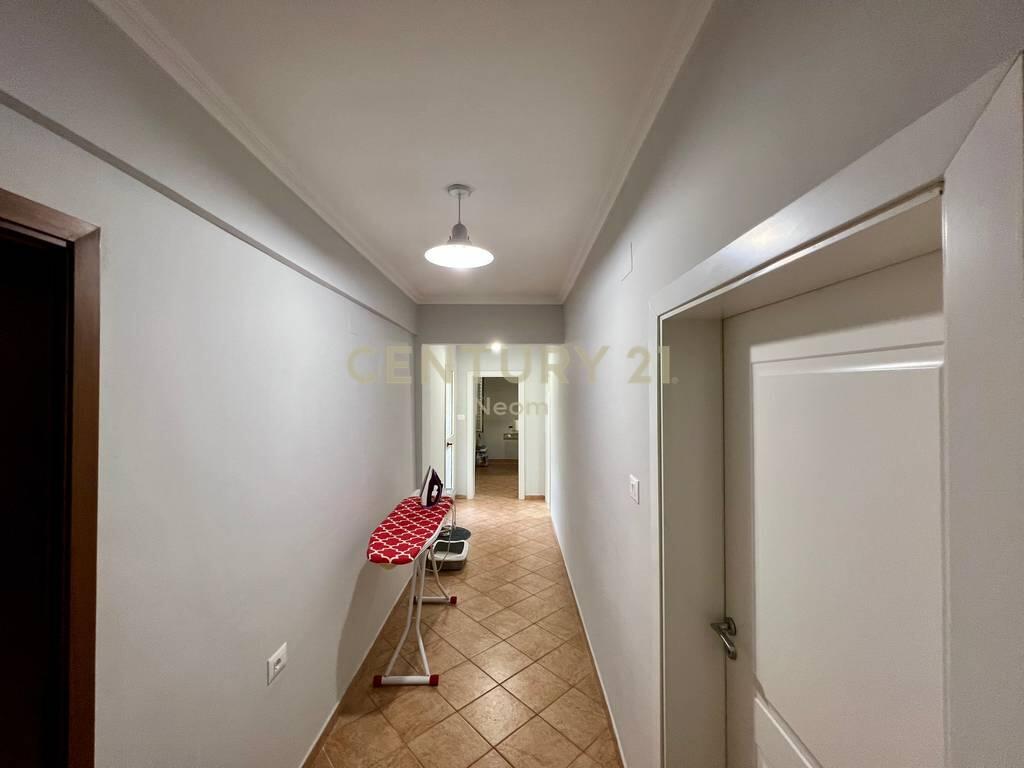 🌇 Functional apartment with 3 rooms and parking, near Shtraus Square!