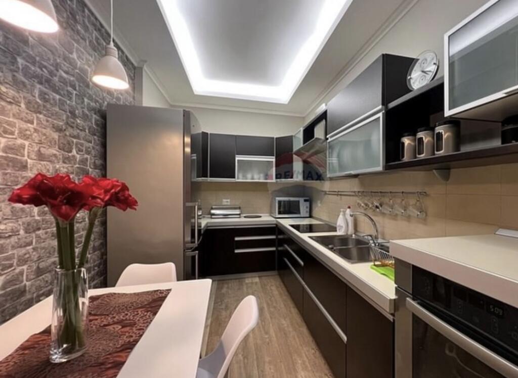 Apartament 2+1 me Qira në Myslym Shyr, Tiranë