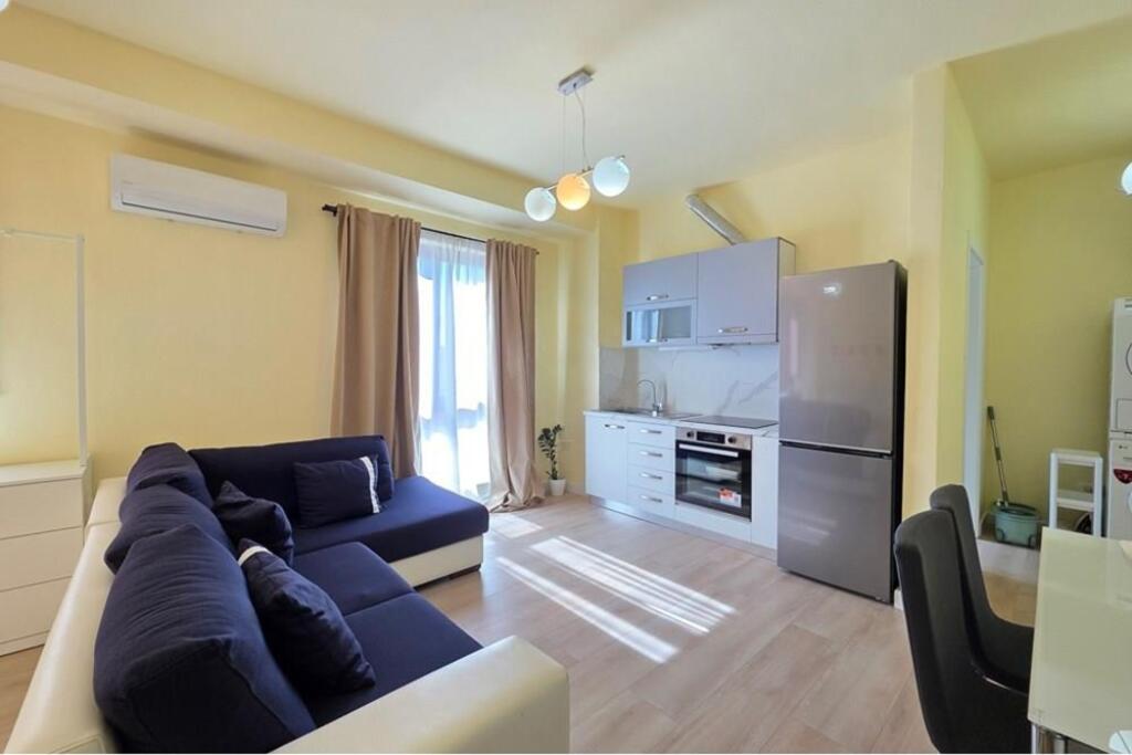 🏡 Garsoniere e Re me Qira – Qendër Tiranë (Zona Myslym Shyri / Rruga e Kavajës)