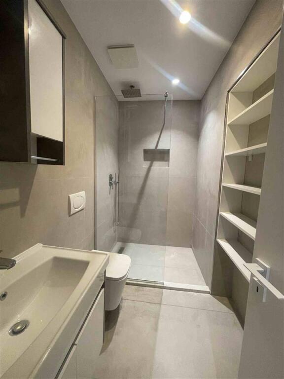 Jepet me qira apartament 1+1 perballe me Harry Fulltz