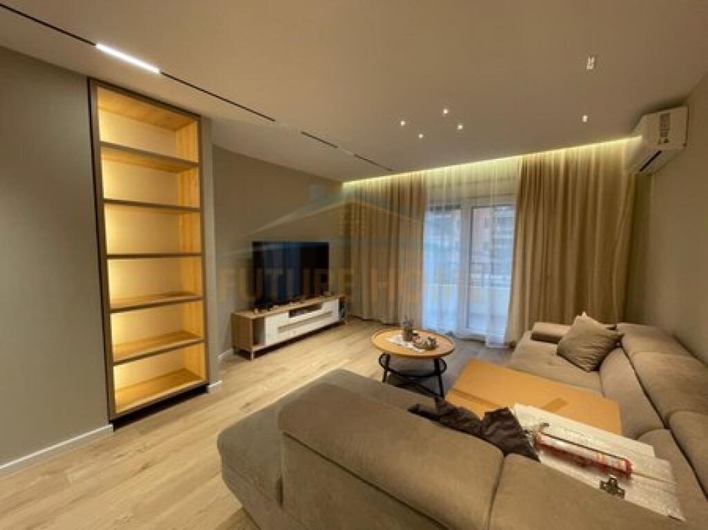 Shitet , Apartament 2+1+2 , Bulevardi Migjeni , Tirane