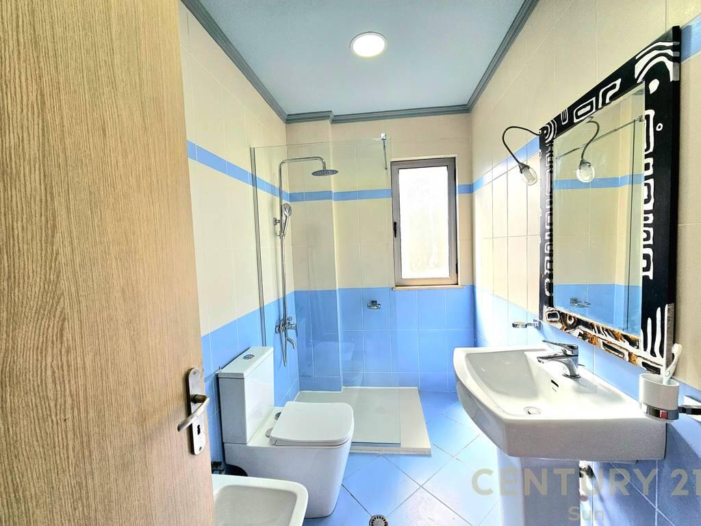 APARTAMENT 2+1 PER QIRA NE UNAZEN E RE